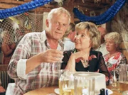 ARD EINE ROBBE ZUM VERLIEBEN, Deutschland 2006, Regie Christine Kabisch, am Samstag (27.08.11) um 12:03 Uhr im Ersten. Ein glückliches Paar: Knut (Rolf Becker) und Stina (Marlies Engel).