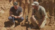 L-R: Mick und Neville. The "Victoria Diggers" use detectors at the "German Gully" to search for fat nuggets that their predecessors lost in the great gold rush 150 years ago.