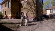 Alle unter einem Dach – das entspricht genau dem Wohntraum von Kurt und Ursula. Sohn Sven, Tochter Vivien und deren Freund Robert beziehen deshalb das neue Domizil gleich mit.