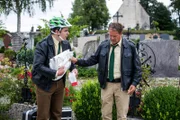 v.li.: Martin Riedl (Paul Sedlmeir) und Franz Hubert (Christian Tramitz)