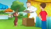 Benni Bienenkopf (M.) zeigt Coco (l.) und Steve (r.), wie ein Bienenstock funktioniert.