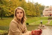 Marlene (Lucy Scherer)