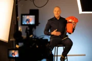 Der Brautvater, Markus Hensch (Christoph Grunert), dreht gemeinsam mit anderen Hochzeitsgästen ein Überraschungsvideo für das zukünftige Ehepaar. Am nächsten Tag wird der Fotograf tot aufgefunden.
