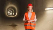 Die Bändigung der Naturgewalten war ein Hauptanliegen der Menschheit im 19. Jahrhundert. In dieser Zeit gelangen bahnbrechende Fortschritte, zum Beispiel im Tunnelbau. Moderatorin Mariella Gitter macht sich ein Bild vom heutigen Stand der Technik beim Bau der neuen Wiener U-Bahn-Strecken.