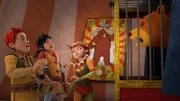 Der Bär ist wild: Lollo, Leo und Lisa (v.l.) erschrecken sich.