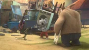 Vergeblich versuchen Blinky und Jacko, Ordnung in Wombos Schrottsammlung, die Cranky ein Dorn im Auge ist, zu bringen.