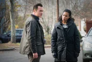 Jess LaCroix (Julian McMahon, l.); Sheryll Barnes (Roxy Sternberg, r.)