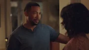Quentin Carter (Charles Michael Davis, l.); Hannah Khoury (Necar Zadegan, r.)