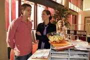 Timo (Matthias Dietrich, l.) hat Doreen (Alexandra Seefisch, r.) unliebsame Aufgaben übertragen - und kassiert letztlich einen Anpfiff von Angelina (Nora Düding, M.).