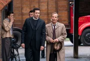 Will Davenport (Tom Brittney, li.), Geordie Keating (Robson Green, re.)