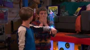 L-R: Henry Hart (Jace Norman), Jasper Dunlop (Sean Ryan Fox)