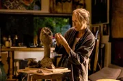Barbara (Juliane Köhler) stürzt sich wieder in ihre Leidenschaft: die Kunst.