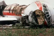 Im Sommer 1989 verunglückt ein Passagierflugzeug der DDR-Airline Interflug in Berlin Schönefeld. Das Flugzeug kann nicht starten, weil das Höhenruder klemmt. War es eine vermeidbare Katastrophe?