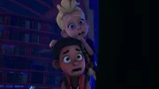 Finn und Aline haben sich heimlich in die Bibliothek geschlichen, wo die für Kinder verbotene Horrorshow-Aufführung stattfindet.