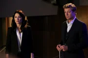 Ein neuer Fall beschäftigt Teresa (Robin Tunney, l.) und Patrick (Simon Baker, r.) ...