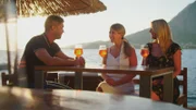 Nachdem sie erfolgreich auf der ganzen Welt gearbeitet hat, kehrt eine Frau nach Kroatien, ins Heimatland ihrer Eltern, zurück. Sie möchte sich wieder mit der Natur verbinden und gesünder und entspannter leben. In einem traditionell eingerichteten und gemütlichen Zuhause kann sie ihrer Familie näher sein.