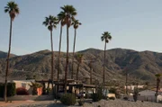 Unter der Oberfläche der rasterförmig angelegten Stadt Desert Hot Springs verbirgt sich ein Geheimnis: unterirdische Thermalquellen, deren Wasser zu den reinsten auf der ganzen Welt gehört.