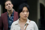 Clara (Michelle Lim Davidson) und Ollie (Lincoln Younes) vermuten einen Stalker.