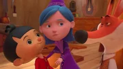 Betulla (M.) überlegt wie sie ihre verzauberten Freunde Pinocchio (l.) und Volpek (r.) wieder vom Fluch ihrer Albträume befreien kann.