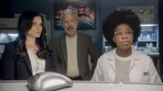 (v.l.n.r.) Jessica Knight (Katrina Law); Alden Parker (Gary Cole); Kasie Hines (Diona Reasonover)