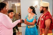 (v.li.): Liz Jenkins (Miss Biggs), Miles Brown (Jack Johnson), Tracee Ellis Ross (Rainbow ‚Bow‘ Johnson), Anthony Anderson (Andre ‚Dre‘ Johnson)