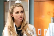 Dr. Morgan Reznick (Fiona Gubelmann)