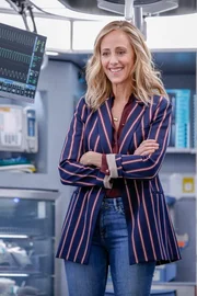 Dr. Teddy Altman (Kim Raver)
