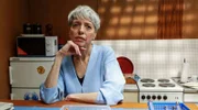 Gerichtsmedizinerin Edda Bingley (Helen Schneider) hilft den Kommissarinnen auch in diesem Fall bei ihren Ermittlungen.