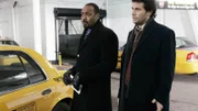 Die Detectives Ed Green (Jesse L. Martin, li.) und Cyrus Lupo (Jeremy Sisto) müssen den Mord an einer jugendlichen Partygängerin aufklären. Ein Taxifahrer gibt ihnen dabei einen entscheidenden Tipp...