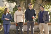 (v.l.n.r.) Kay Bowman (Lennon Parham); Brandon (Langston Kerman); Mike (Dax Shepard); Pastor Paul (Geoffrey Owens)
