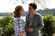 Duncan Sinclair (Oliver Mommsen) versucht Mara Turner (Tessa Mittelstädt) davon zu überzeugen, dass er nicht der böse Grundstücksspekulant von Nebenan ist.