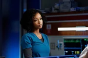 Immer mit vollem Einsatz dabei: Yaya DaCosta als April Sexton