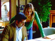 Bug (Ravi Kapoor) und Jordan (Jill Hennessy) setzen sich über ein Verbot hinweg und obduzieren eine Leiche.