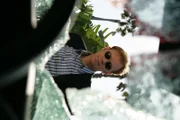 Nach einem Verkehrsunfall wird die Fahrerin tot aus ihrem Auto geborgen. Für Lt. Horatio Caine (David Caruso) steht bald fest, dass es kein Unfall, sondern Mord war ...