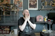 Jonas Müller wagt den Schritt, als Dragqueen aufs Land zu ziehen.