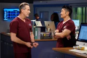 Chicago Med Staffel 6 Folge 8 Schwierige Zusammenarbeit: Steven Weber als Dr. Dean Archer, Brian Tee als Dr. Ethan Choi