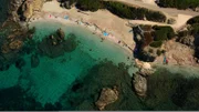 Naturparadies im Mittelmeer: An der felsigen Küste der Île des Embiez laden kleine Strände und Badebuchten zum Schwimmen und Schnorcheln ein.