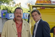 Ein kniffliger Fall für Korbinian Hofer (Joseph Hannesschläger, l.) und Christian Lind (Tom Mikulla), denn handelte es sich anfangs um Erpressung, geht es nun um Mord.