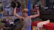 Henry Hart (Jace Norman)