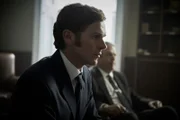 Das Verhältnis zwischen Endeavour Morse (Shaun Evans, l.) und Fred Thursday (Roger Allam, r.) könnte besser sein. Endeavour ist jedoch der Meinung, dass sein Kollege Thursday unzulänglich arbeitet und falsche Schlüsse in den jeweiligen Mordfällen zieht.