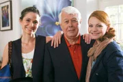 ARD UTTA DANELLA - PRAGER GEHEIMNIS, Deutschland 2012, Regie Marco Serafini, am Samstag (13.06.15) um 13:30 Uhr im Ersten. Sophie (Anna Bertheau, rechts) rät ihrem Großvater Claudius (Peter Weck), sich mit seiner unehelichen Tochter Anica (Ellenie Salvo Gonzalez) auszusprechen.