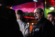 Andrea Giarrizzo arbeitet als Türsteher vor dem angesagten Kölner Klub "Bootshaus".