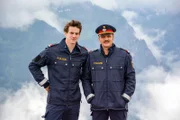 L-R: Polizist Franz (Florian Sumerauer), Polizist Fritz (Roland Silbernagel).