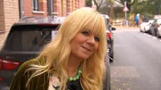 Unterwegs in der ganzen Welt geht Julia Leischik auf die Suche nach Verwandten, Freunden und Geliebten.