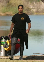 Aus einem See wird eine Leiche gefischt. Eric Delko (Adam Rodriguez) und sein Team, übernehmen die Ermittlungen, denn es sieht nicht so aus, als wäre die Frau durch einen Unfall ums Leben gekommen ...