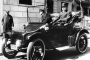 Great Inventions - Meilensteine der Technik Staffel 1 Folge 4 Autos John D. Rockefeller in seinem elektrischen Auto