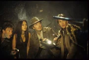 Nigel Bailey (Christen Anholt), Sydney Fox (Tia Carrere).