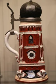Bierkrug Münchner Frauenkirche vom jüdischen Bierkrugveredler Martin Pausen aus München (1890).