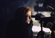 Dana Scully (Gillian Anderson)
