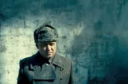 Nikita Chruschtschow (Denys Rodnianskyi) im Zweiten Weltkrieg: Die Serie folgt dem Lebensweg des späteren sowjetischen Regierungschefs.